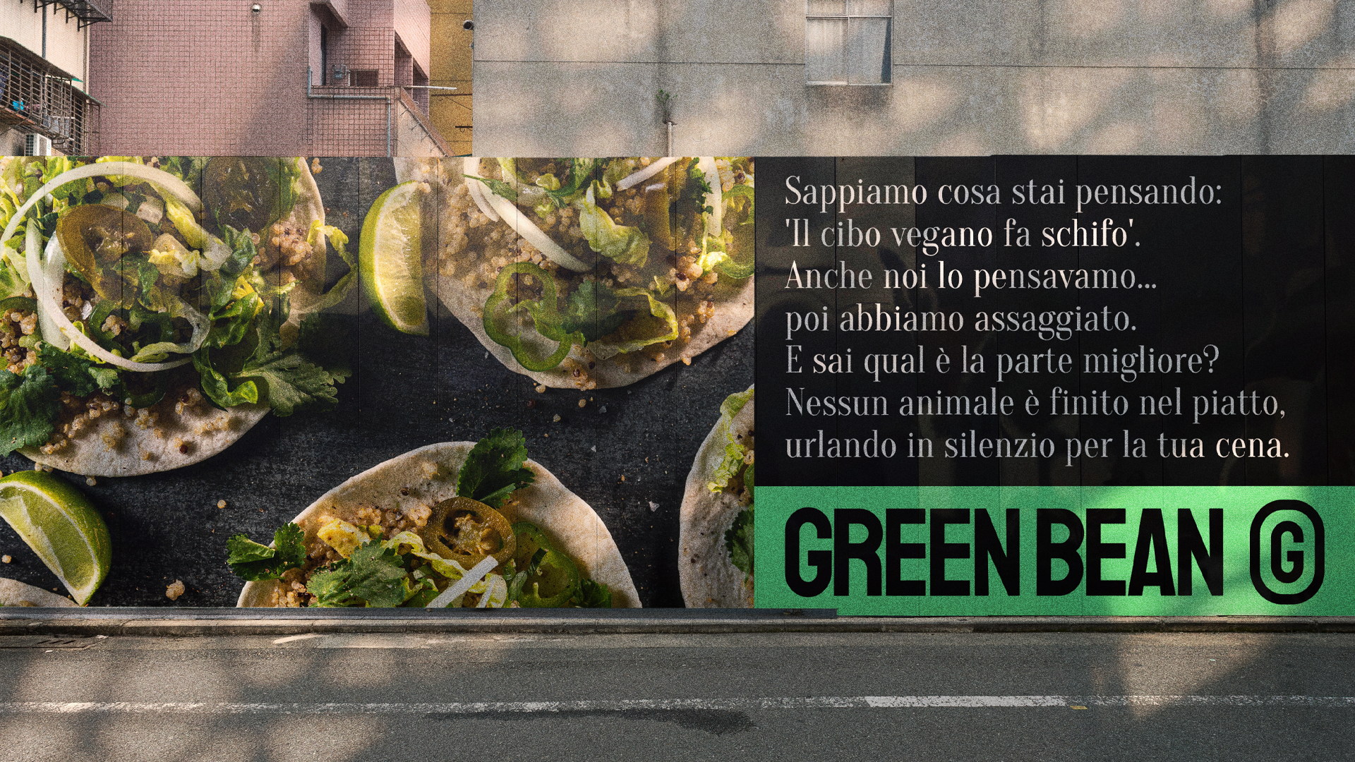 mockup affissione publicitaria green bean
